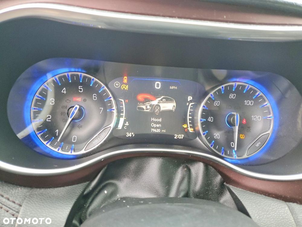 Chrysler Pacifica - 11