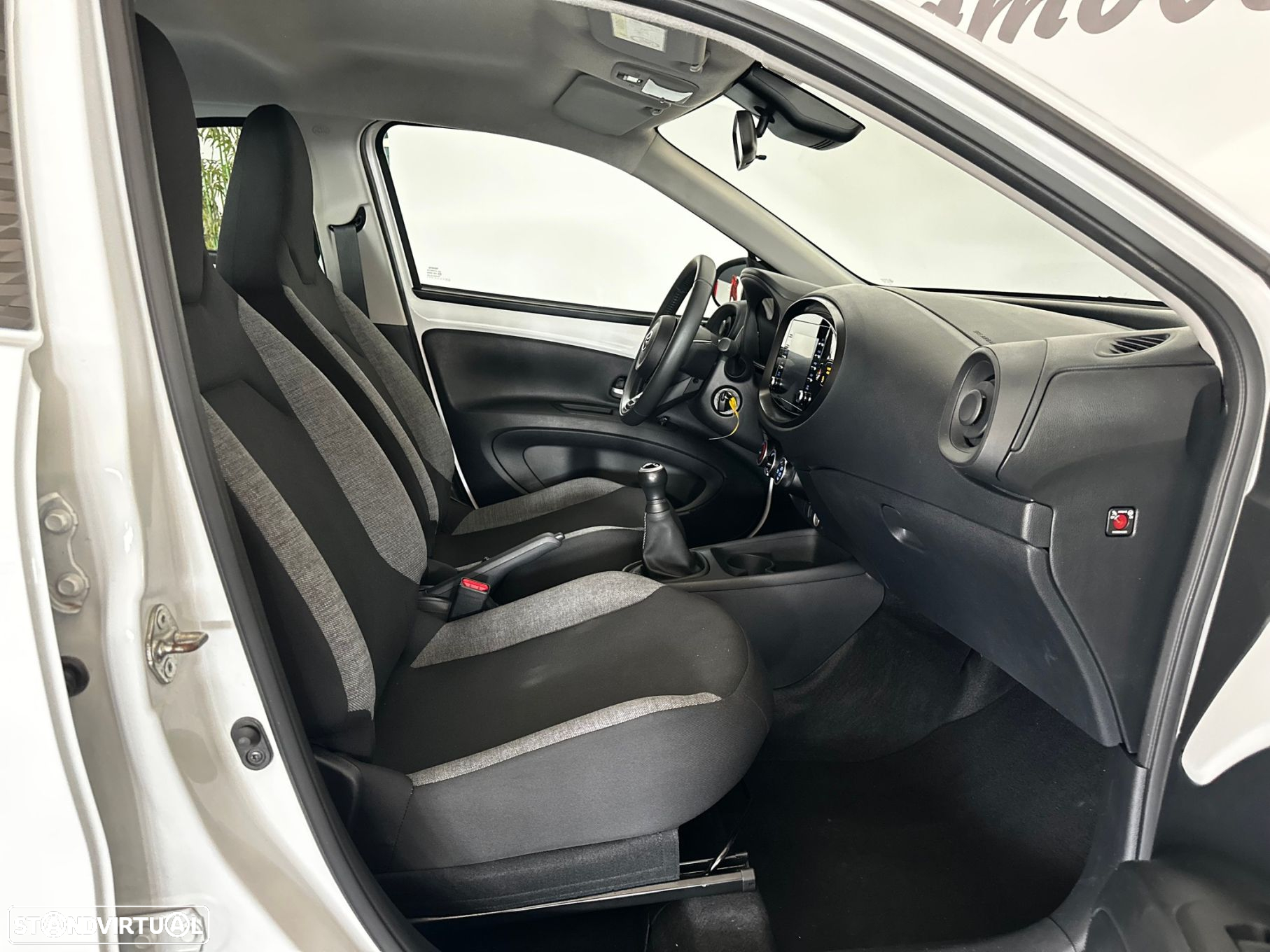 Toyota Aygo X 1.0 Limited - 26