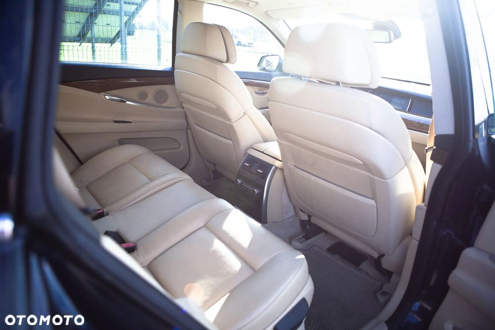 BMW 5GT 535i - 10