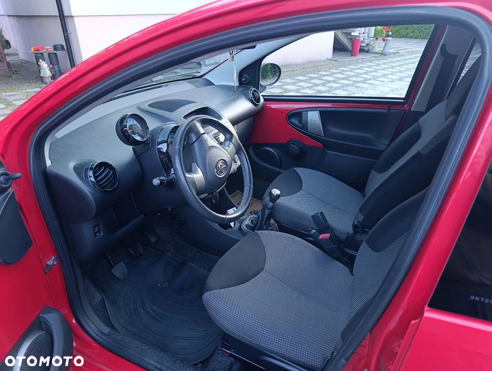 Toyota Aygo City - 5