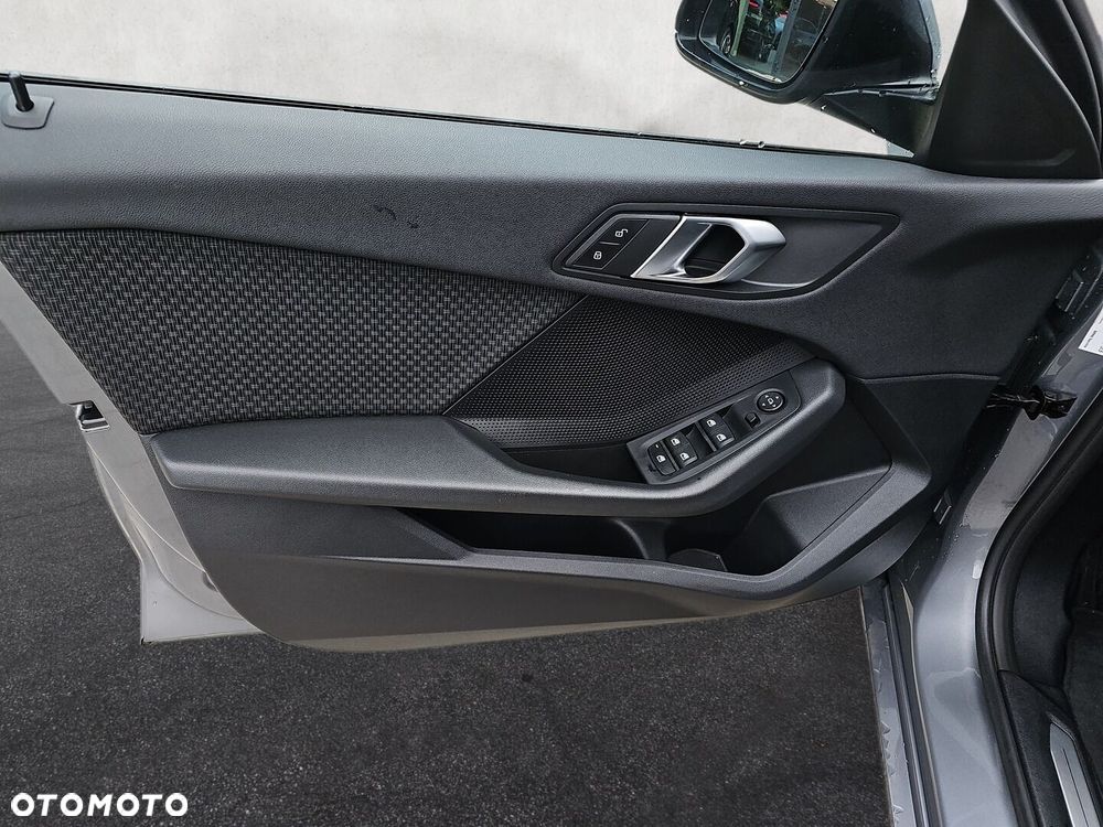 BMW Seria 1 118i - 17