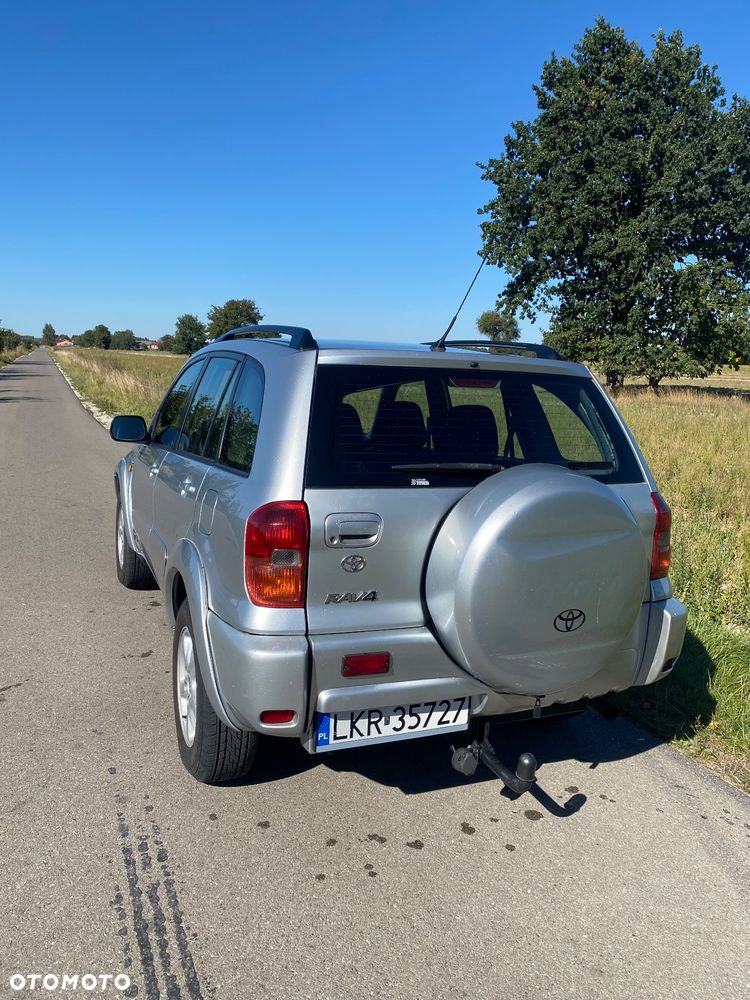 Toyota RAV4 2.0 D-4D 4x4 - 2