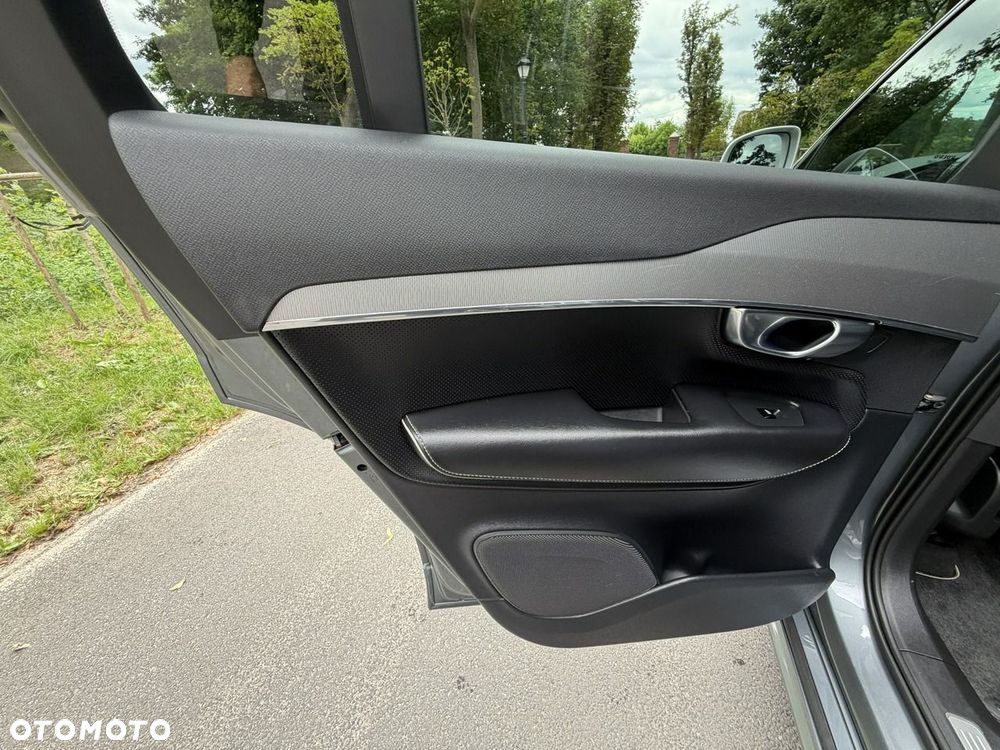 Volvo XC 90 - 22