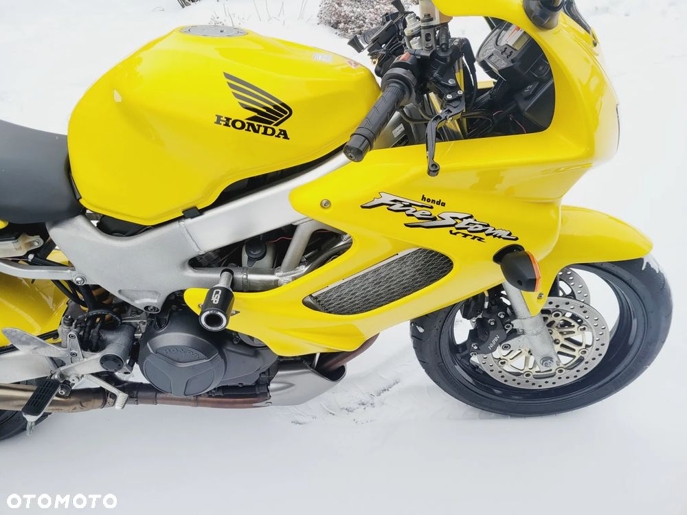 Honda VTR - 16