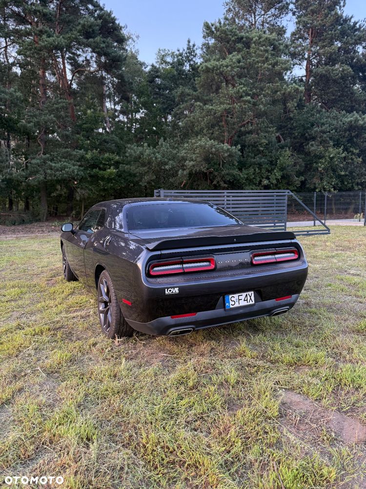 Dodge Challenger - 14