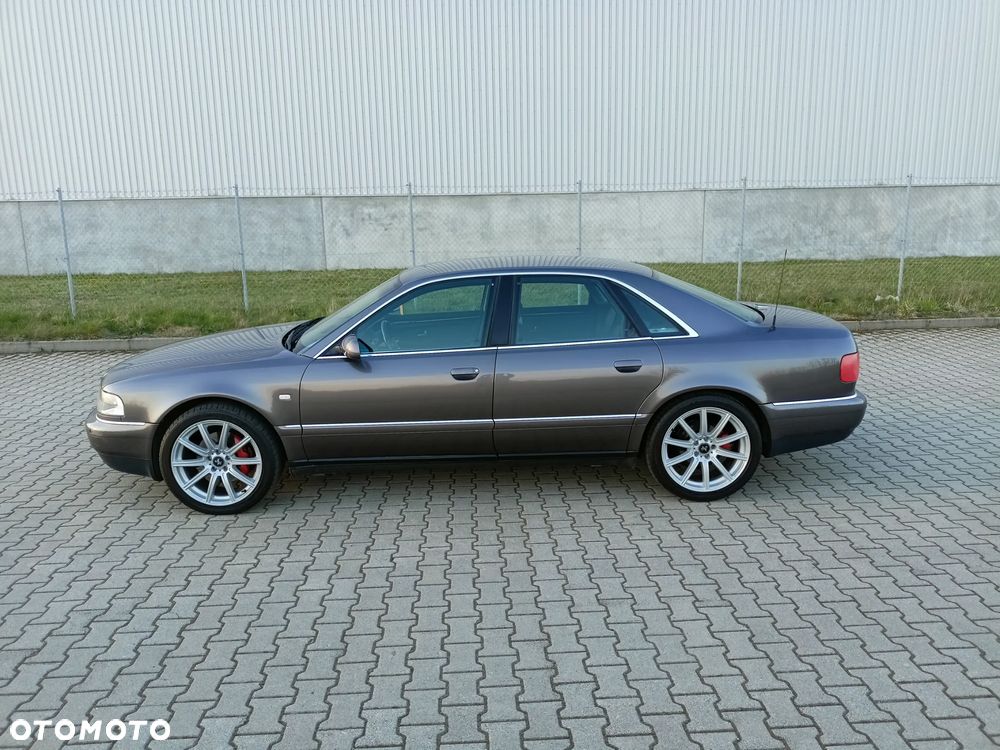 Audi A8 3.7 Tiptronic - 1