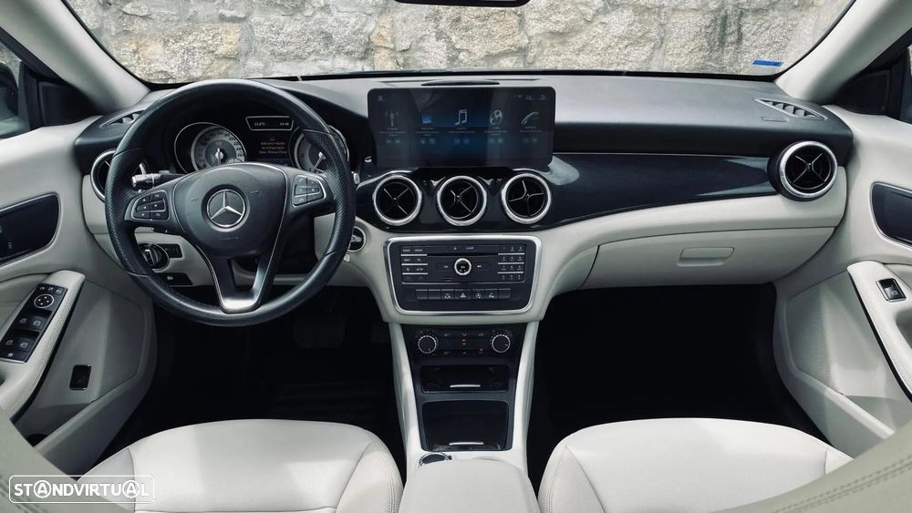 Mercedes-Benz CLA 220 - 12
