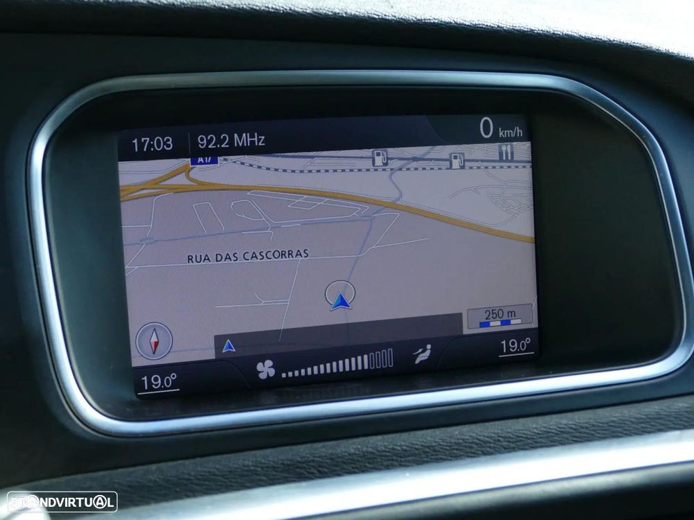 Volvo V40 1.6 D2 R-Design - 21