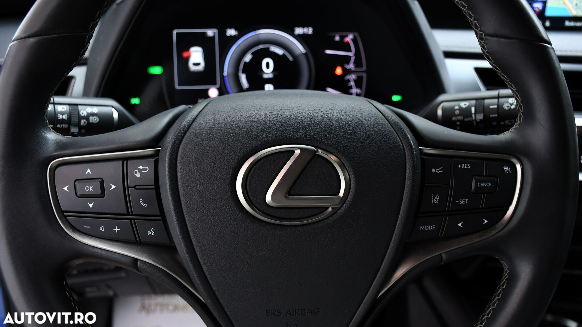 Lexus UX 250h (E-FOUR) Launch Edition - 22