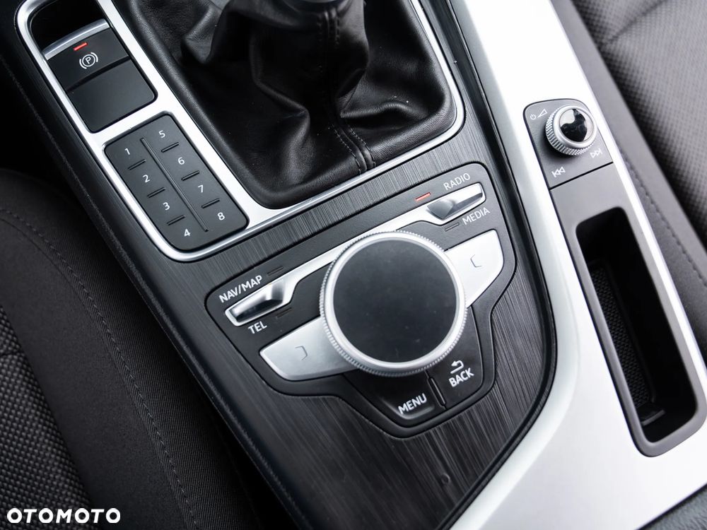Audi A4 Avant 2.0 TDI Design - 37