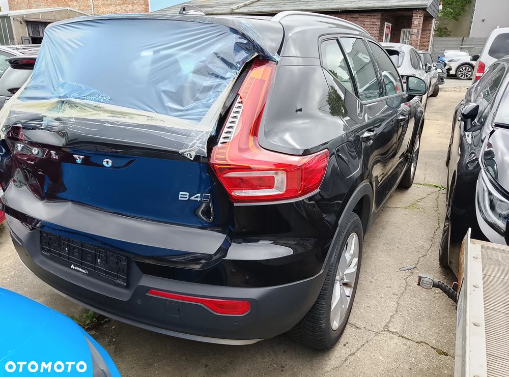 Volvo XC 40 B4 B AWD DKG Momentum Pro - 22