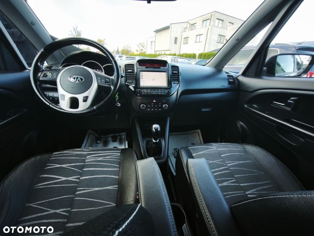Kia Venga - 8