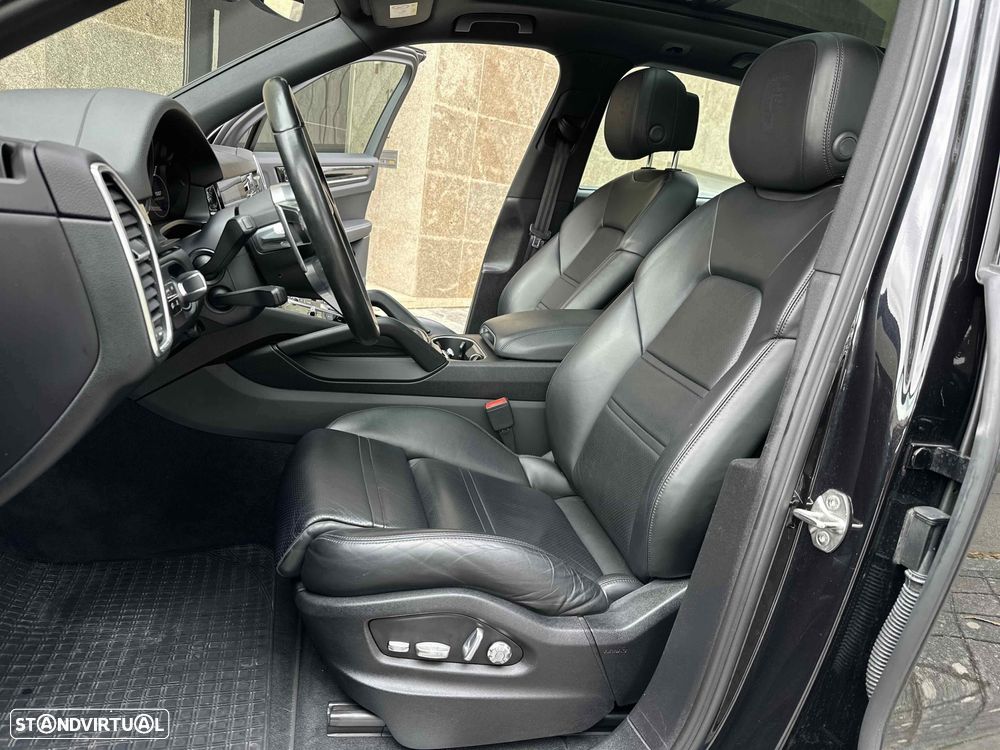 Porsche Cayenne - 12
