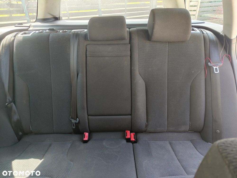 Volkswagen Passat 2.0 TDI Comfortline - 5