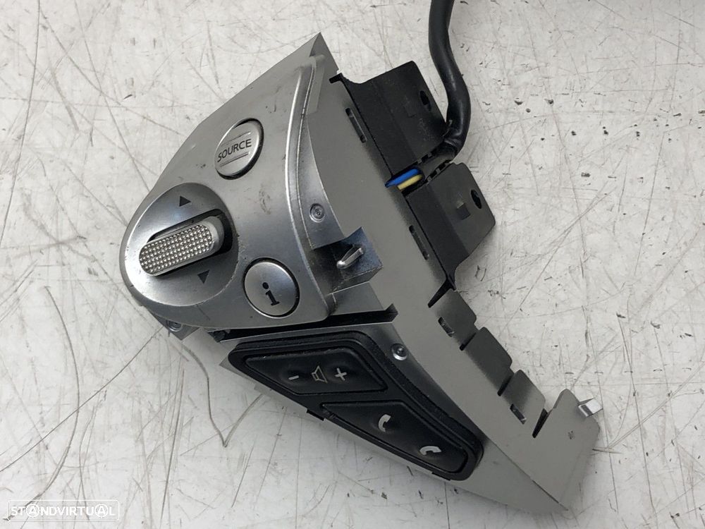 Botões do volante Usado NISSAN JUKE (F15) - 3