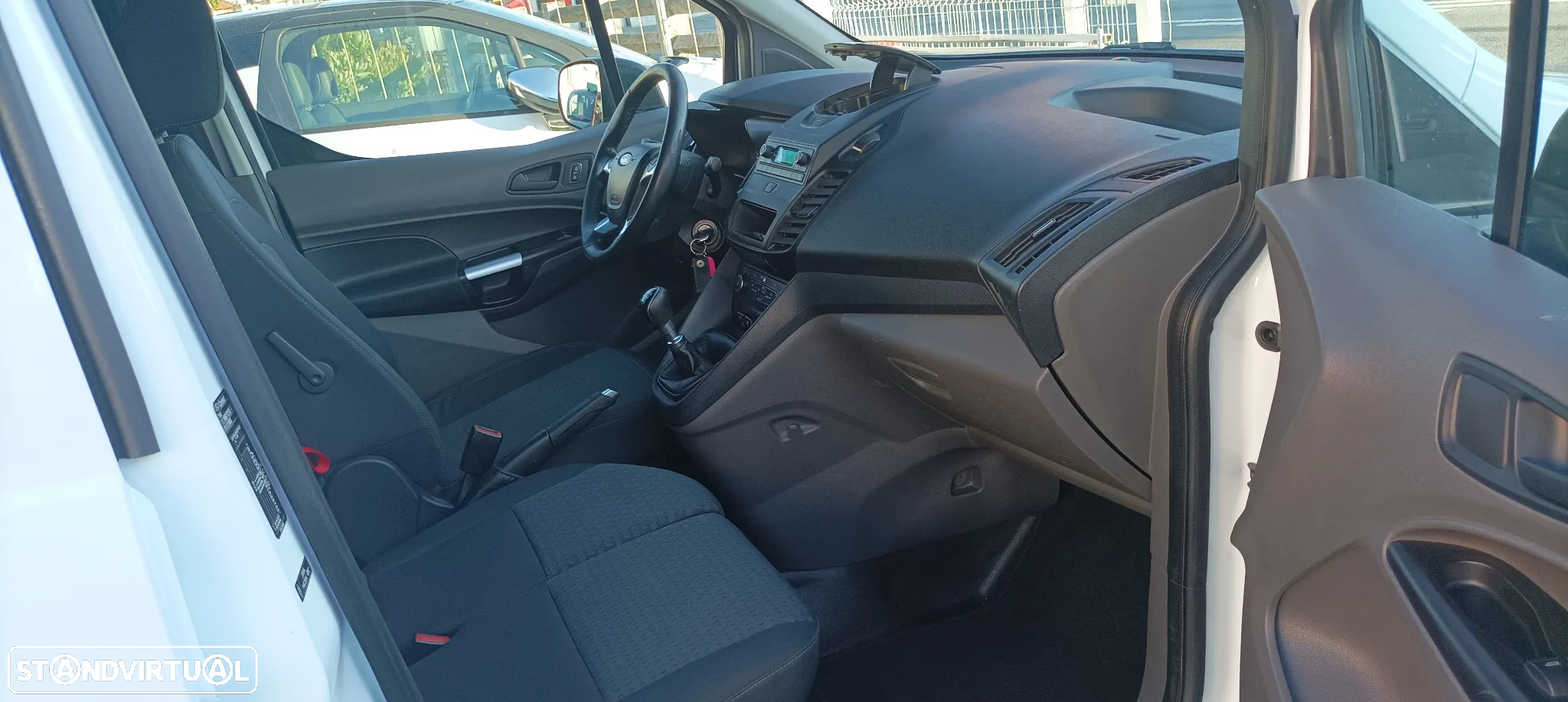 Ford Transit Connect - 26