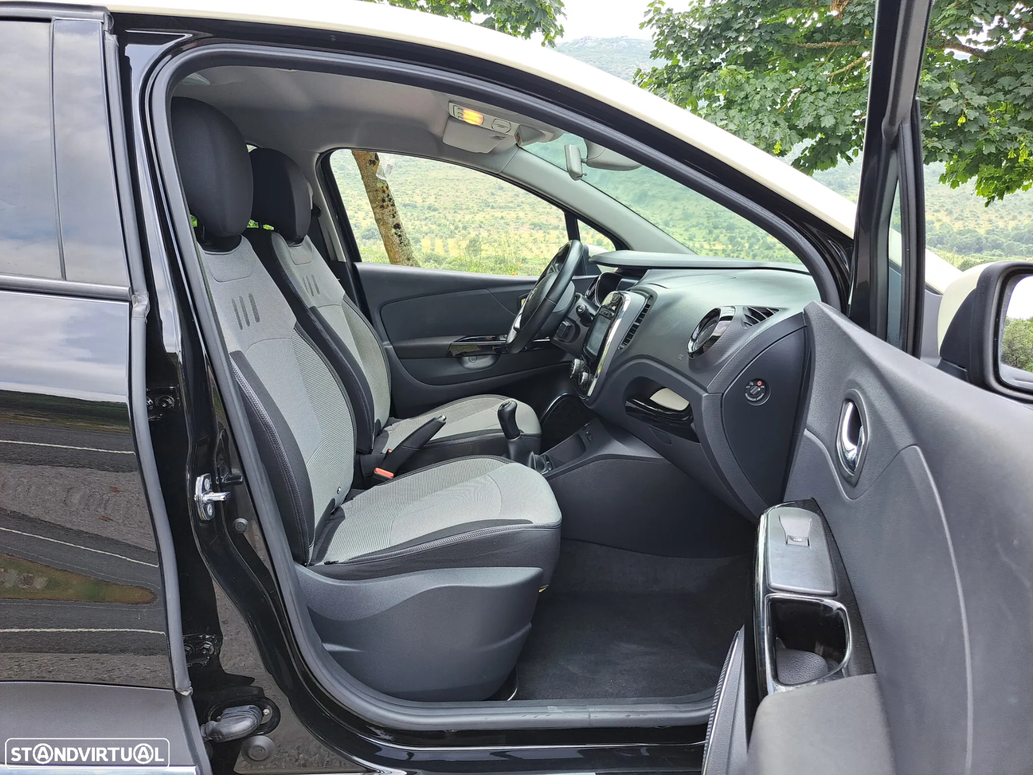 Renault Captur 1.5 dCi Exclusive XMOD - 14