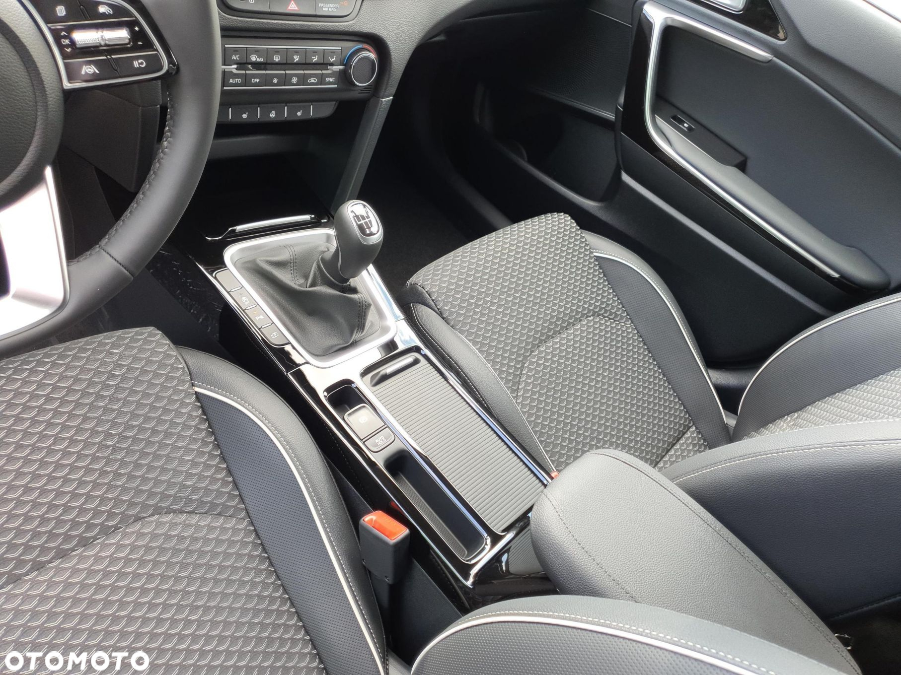 Kia Ceed 1.5 T-GDI Tribute - 13