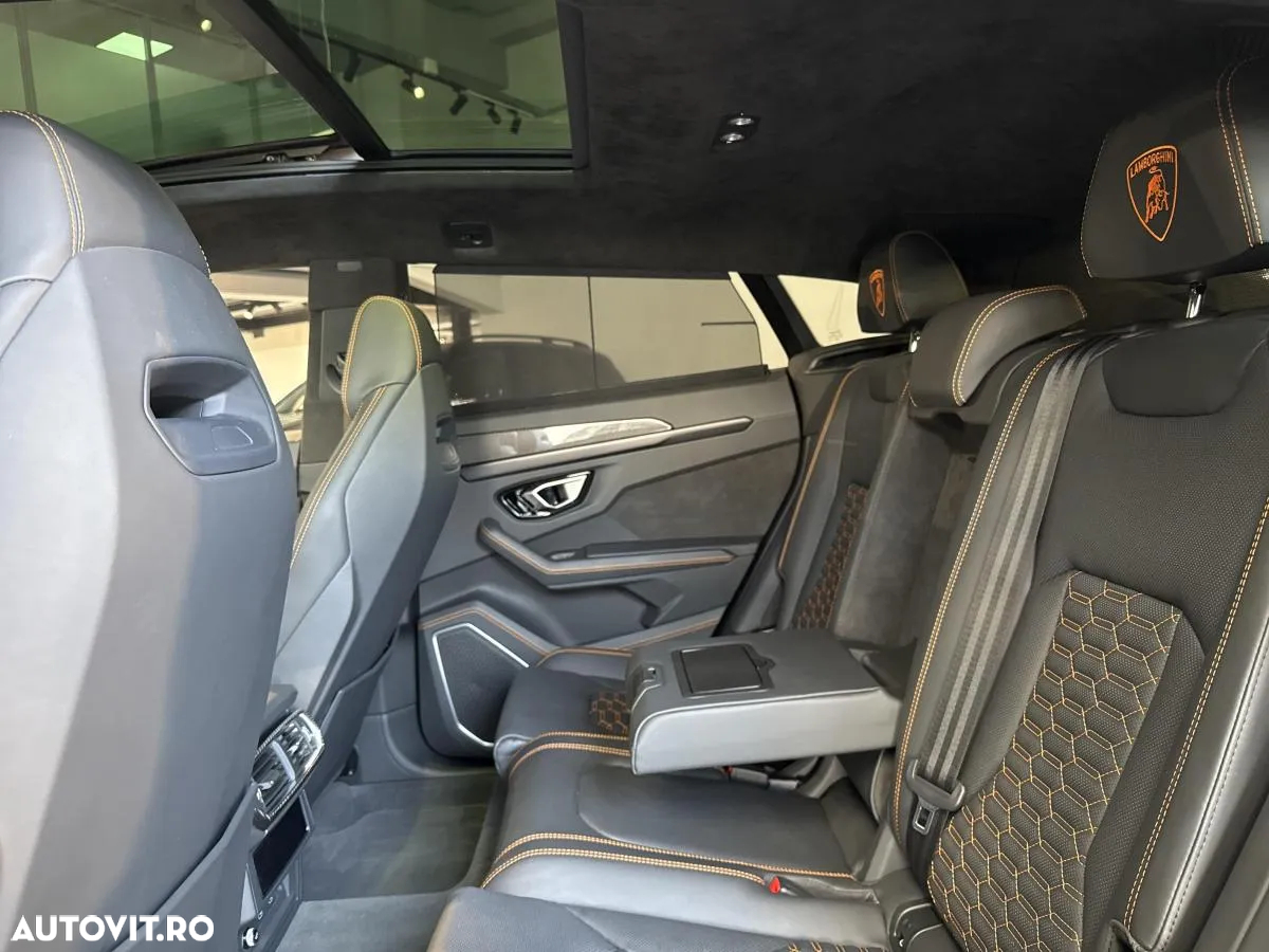 Lamborghini URUS - 12