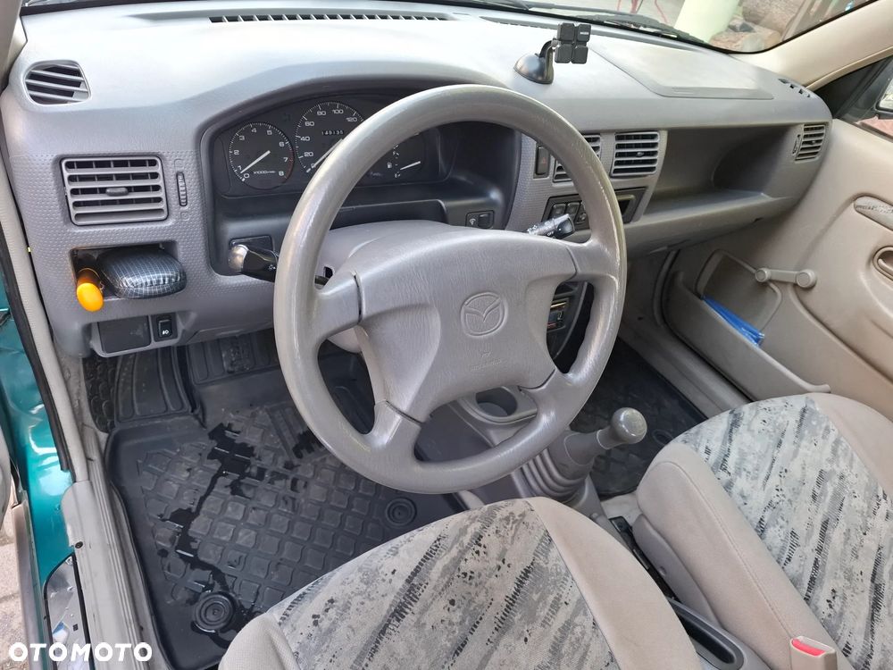 Mazda Demio 1.3 - 7