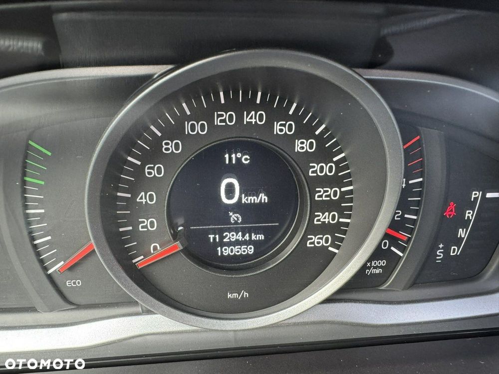 Volvo XC 60 D4 AWD Geartronic Momentum - 9