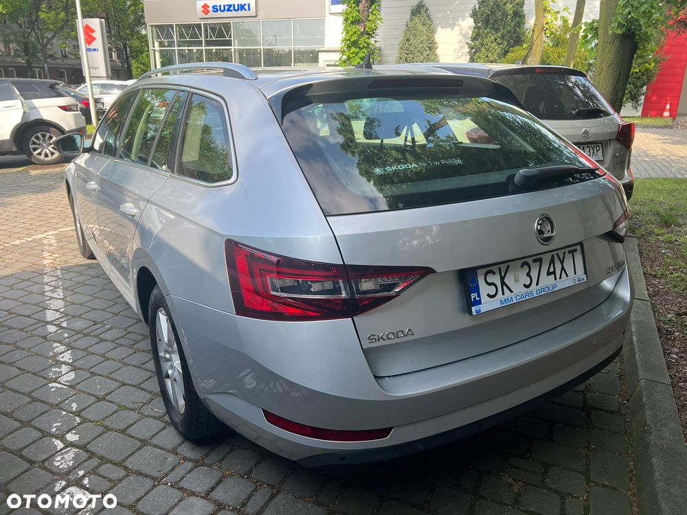 Skoda Superb 2.0 TDI Ambition DSG - 2
