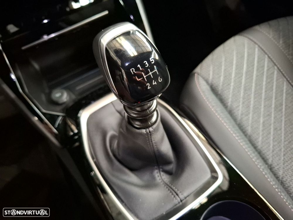 Peugeot 2008 1.2 PureTech Allure - 20