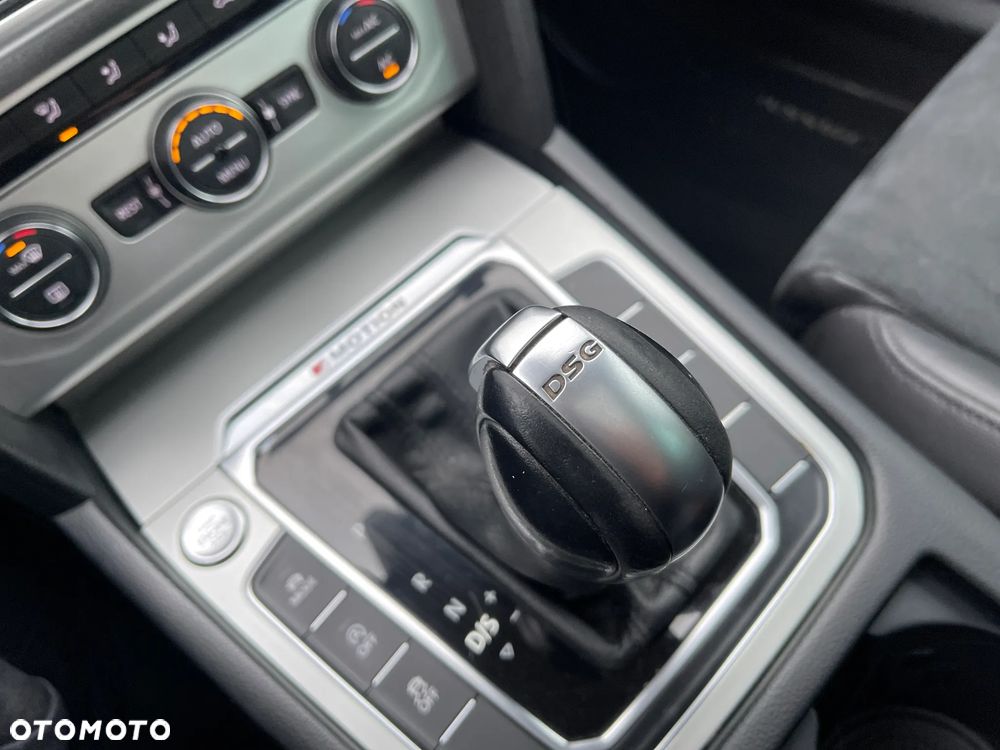 Volkswagen Passat Variant 2.0 TDI SCR 4Motion DSG (BMT) Highline - 16