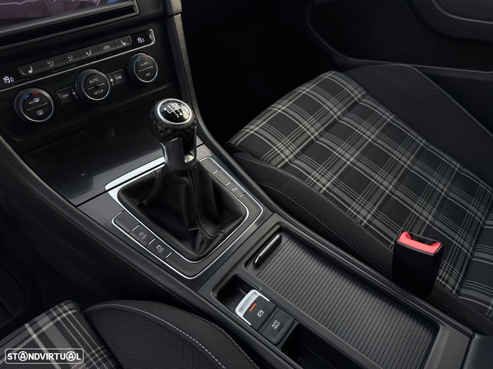 VW Golf 2.0 TDi GTD - 24