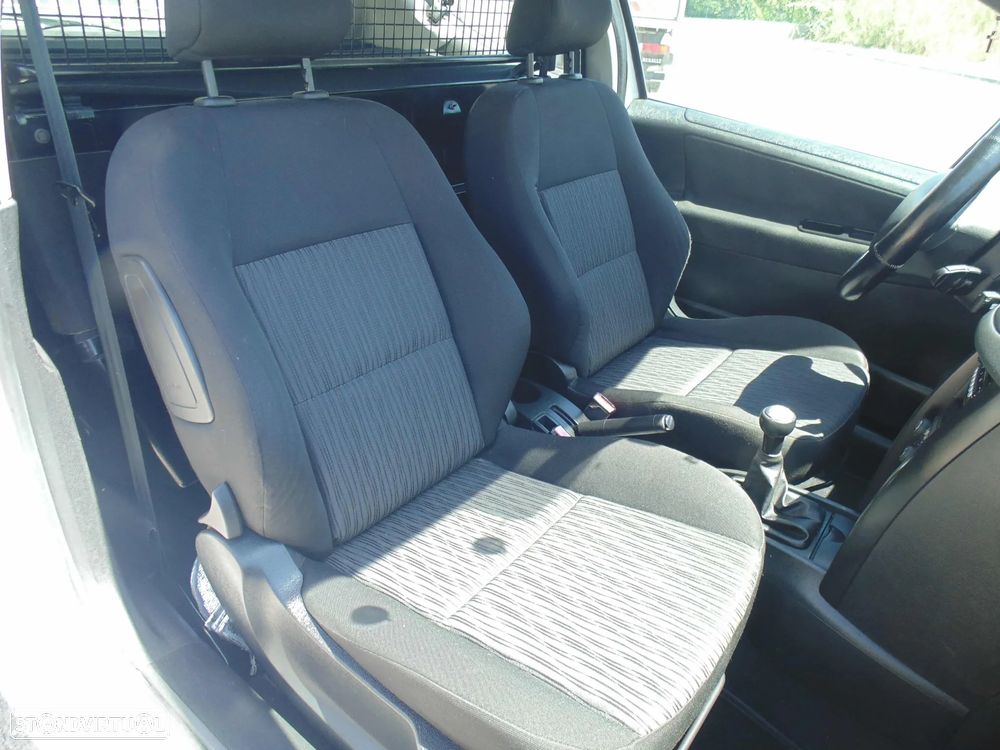 Peugeot 207 1.4 HDI - 16