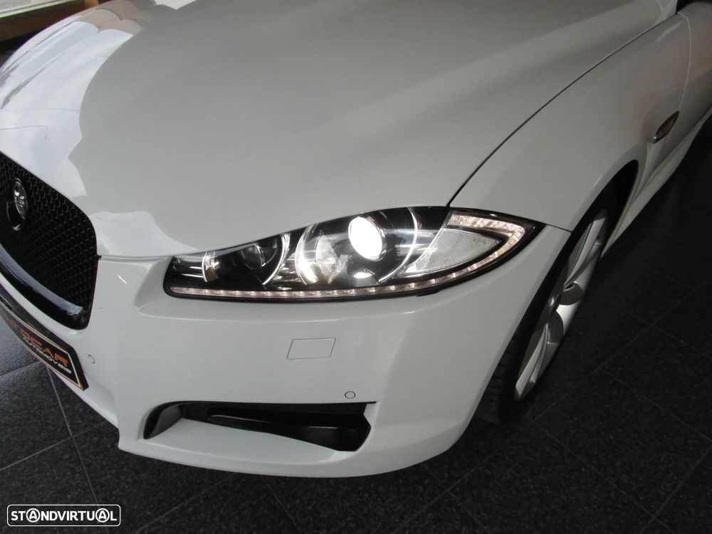 Jaguar XF Sportbrake 2.2 D R-Sport - 15