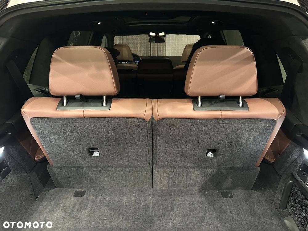 BMW X7 - 12