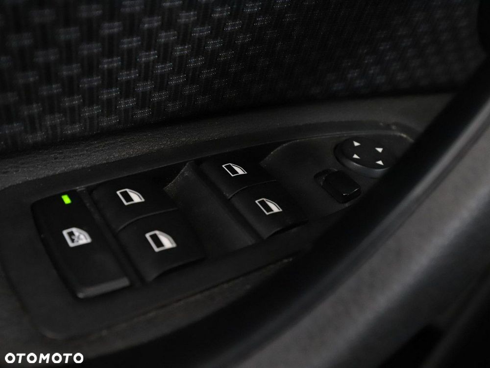 BMW X1 xDrive18d Advantage - 37