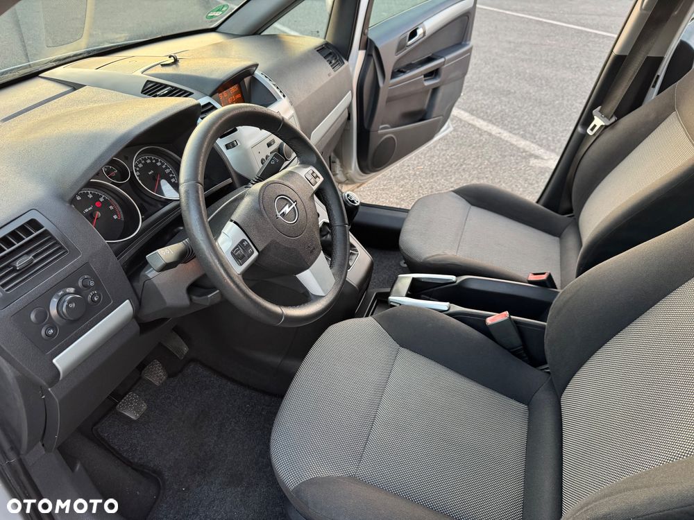 Opel Zafira - 8