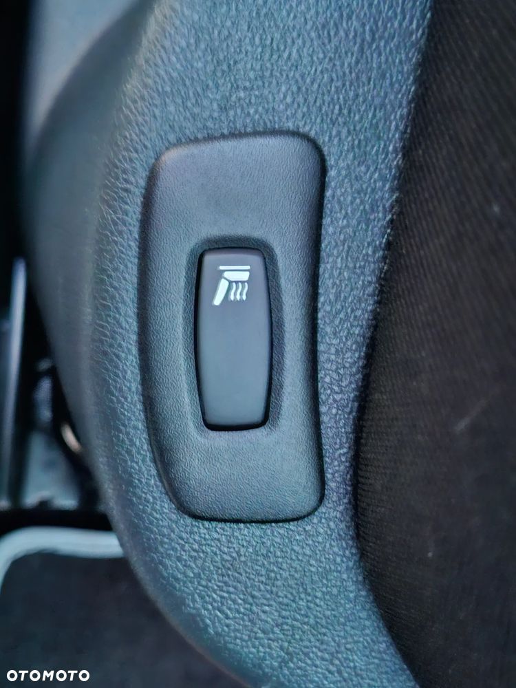 Renault Clio (Energy) TCe 90 Start & Stop LIMITED - 17