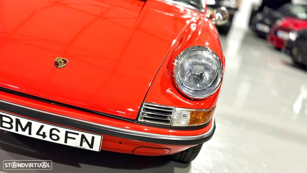Porsche 911 Série F - 6