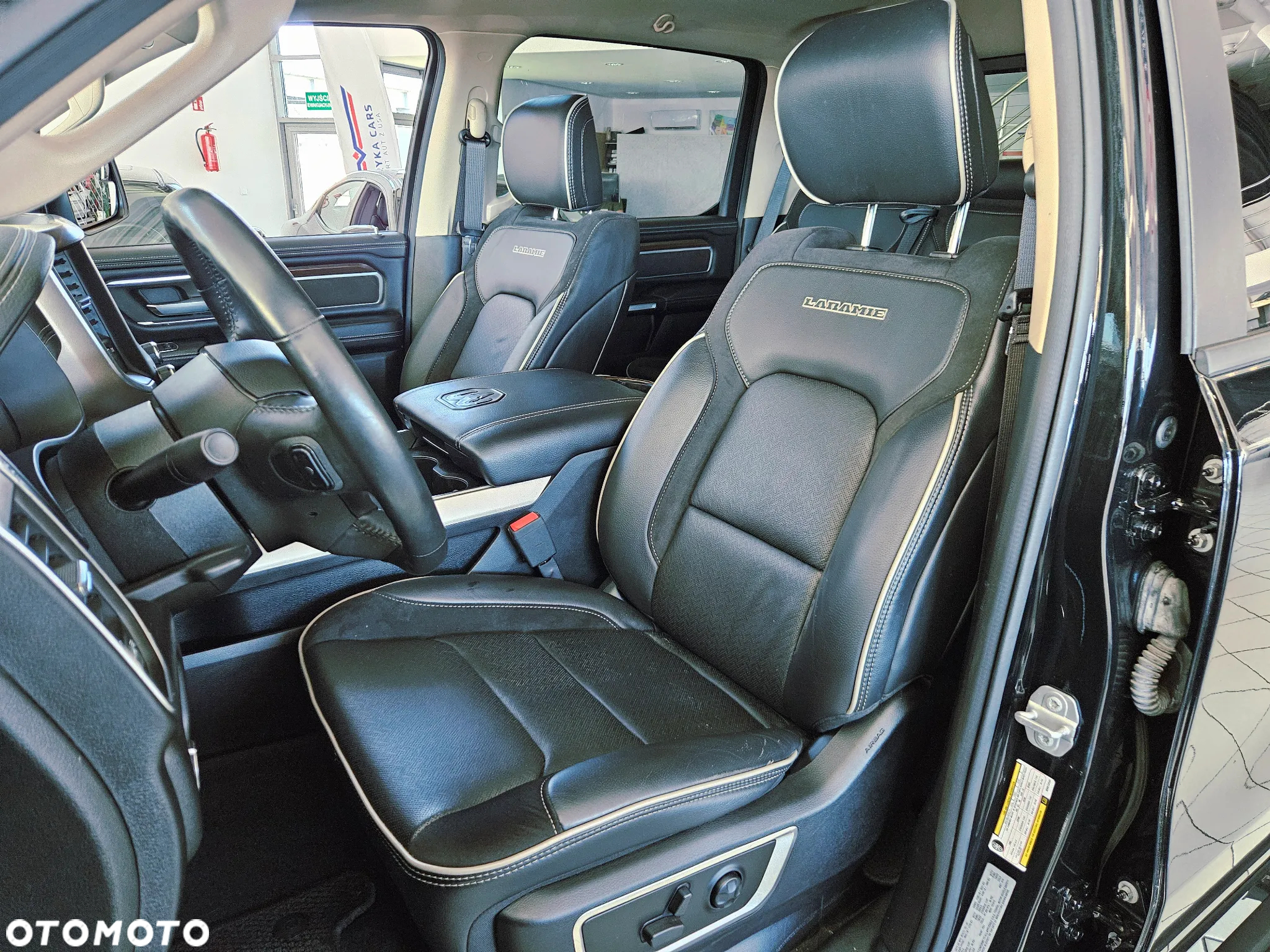 RAM 1500 5.7 Crew Cab Laramie - 14