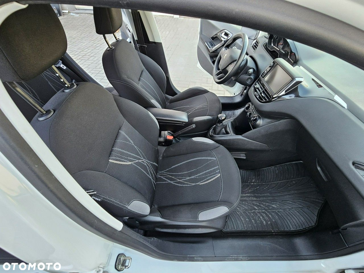 Peugeot 208 68 VTI Active - 23