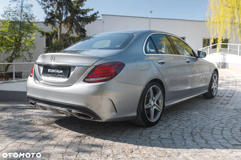 Mercedes-Benz Klasa C 200 4Matic 7G-TRONIC AMG Line - 10