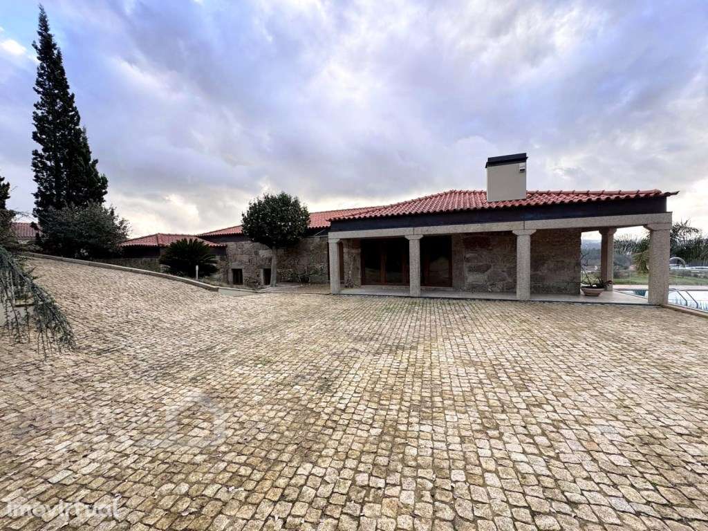 Moradia T4 em pedra, com piscina em Airó - Barcelos - Grande imagem: 2/50