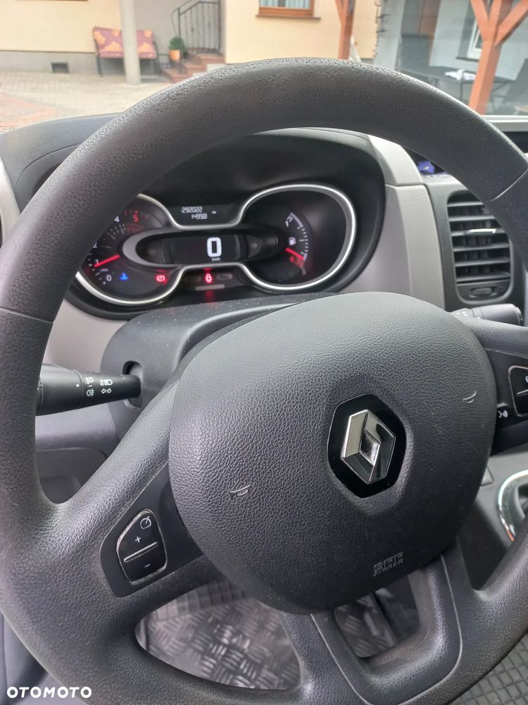 Renault Trafic - 16