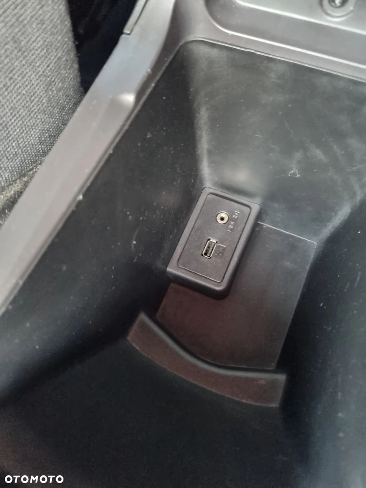 Ford Tourneo Connect Grand - 19