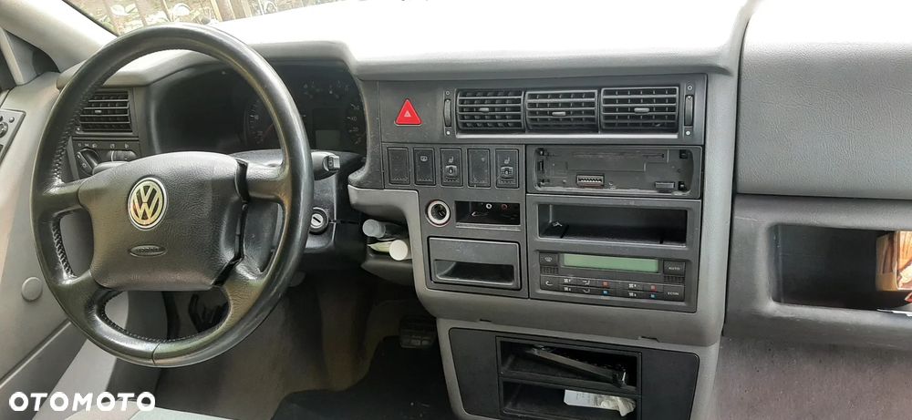 Volkswagen Multivan - 5