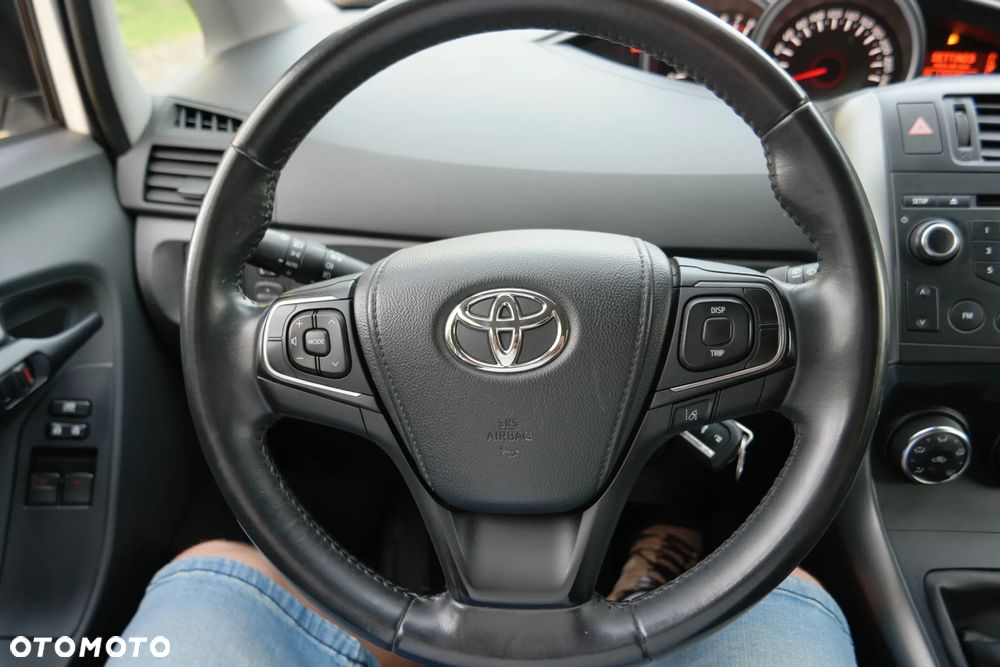 Toyota Verso - 29