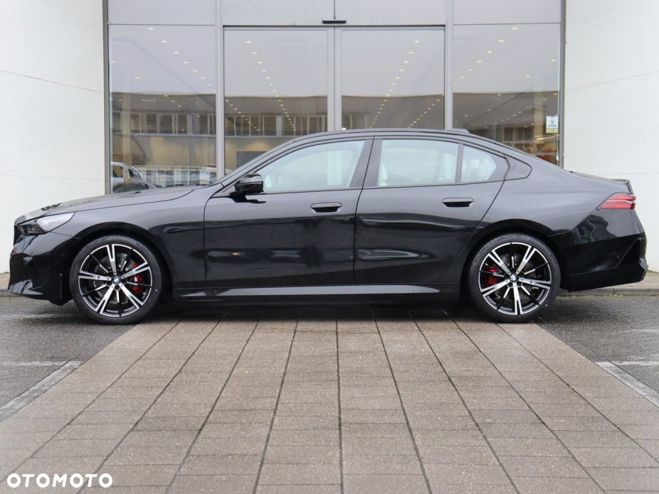 BMW Seria 5 520d xDrive mHEV M Sport - 3