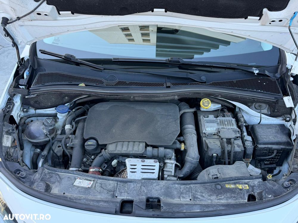 Peugeot 2008 1.2 PureTech Turbo EAT6 S&S Allure - 41