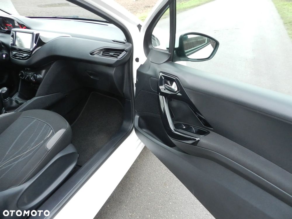 Peugeot 208 1.2 PureTech Active - 23