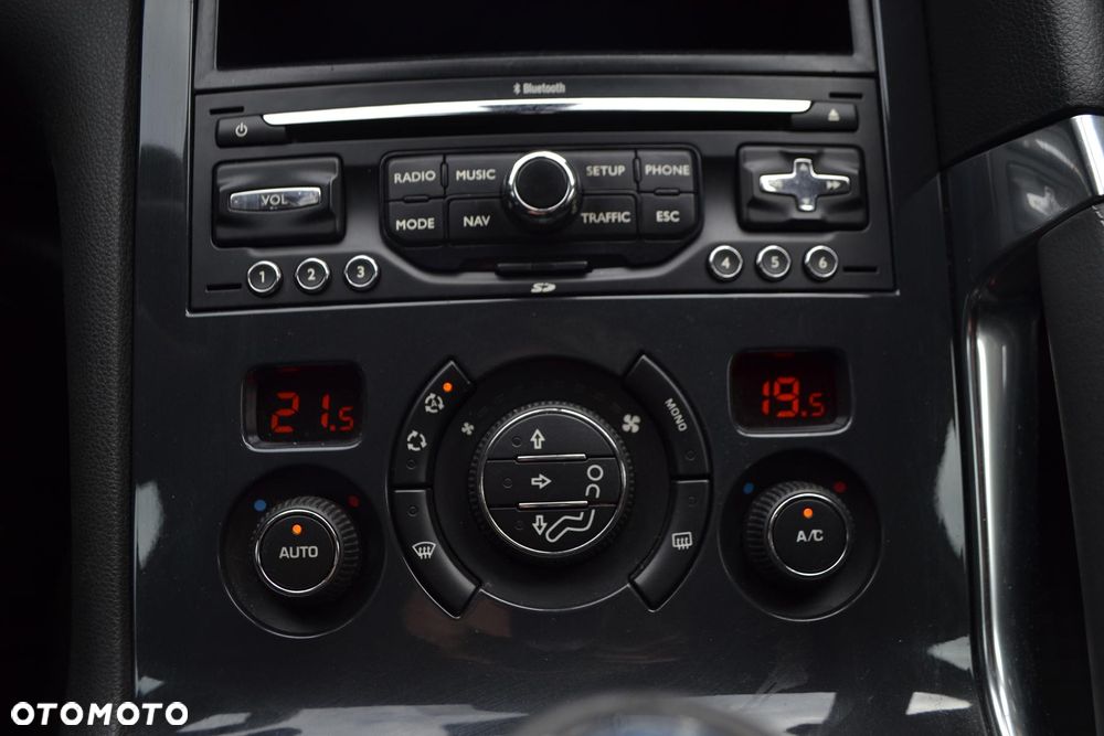 Peugeot 3008 HDi FAP 110 Premium - 26