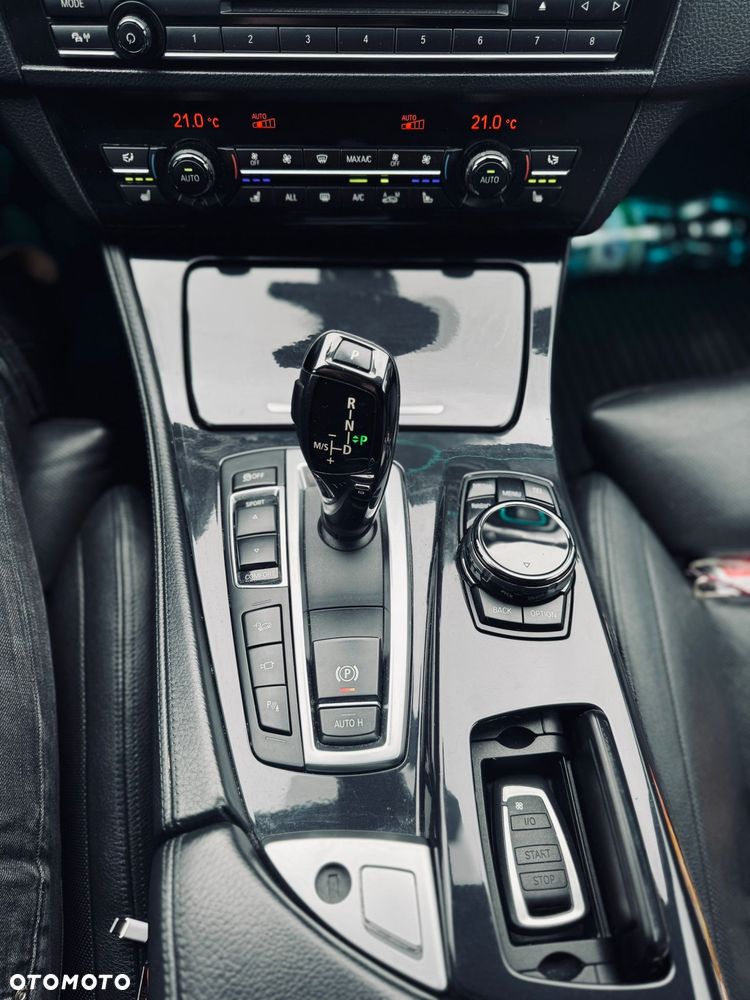 BMW Seria 5 525d xDrive - 17