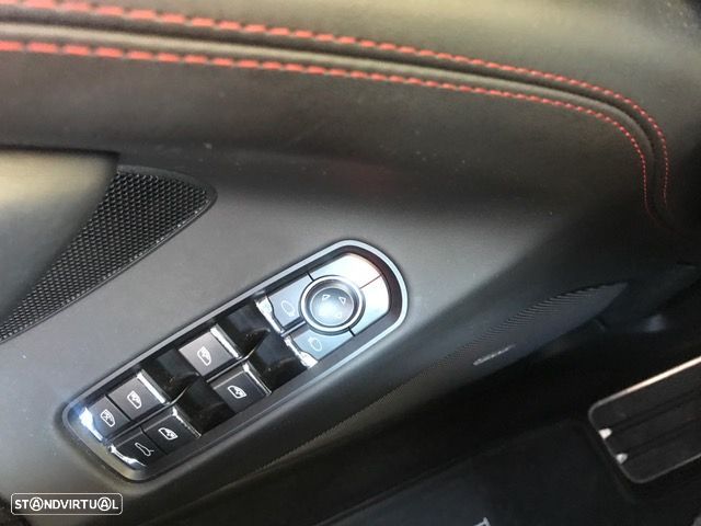 Porsche Panamera Turbo PDK - 17